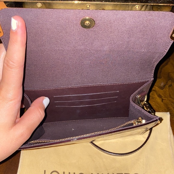 Louis Vuitton patent leather bag - Picture 4 of 4